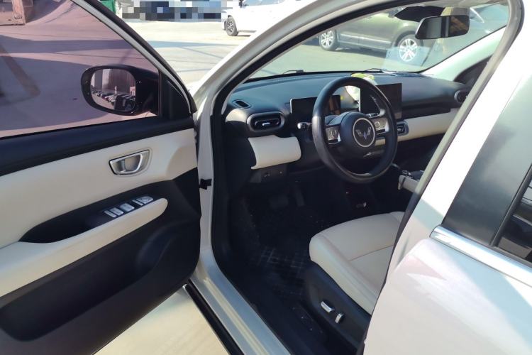 Used Wuling Bingo PLUS 2024 330 km Range Five-Seater Version
