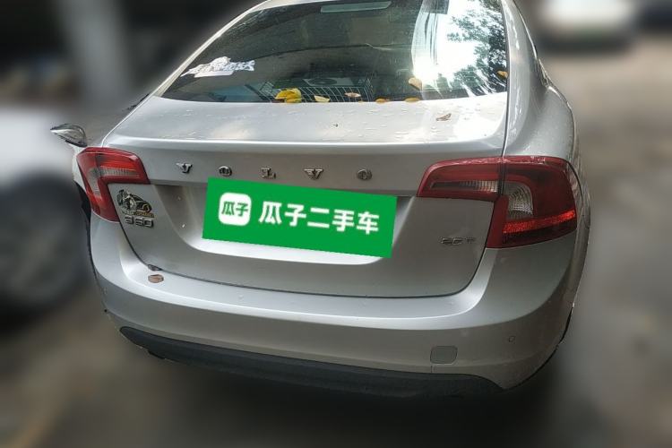 Used Volvo S60 2011 2.0T ZhiShang Version Rear