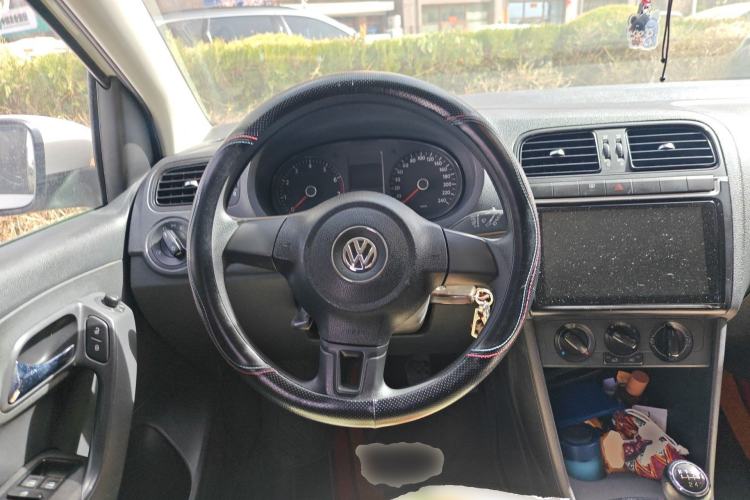 Used Volkswagen Polo 2011 1.4L Manual ZhiLe Edition

