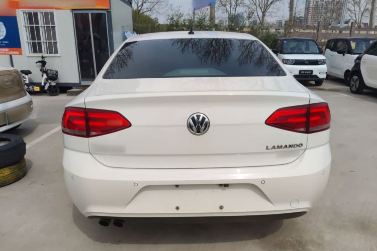 Used Volkswagen Lamando 2017 230TSI DSG Fashion Edition
