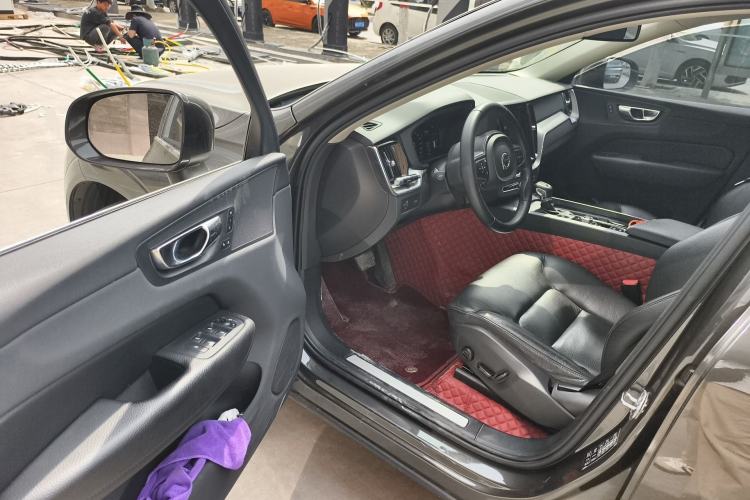 Used Volvo XC60 2019 T5 4x4 Smart Edition China VI Standard Driver Seat