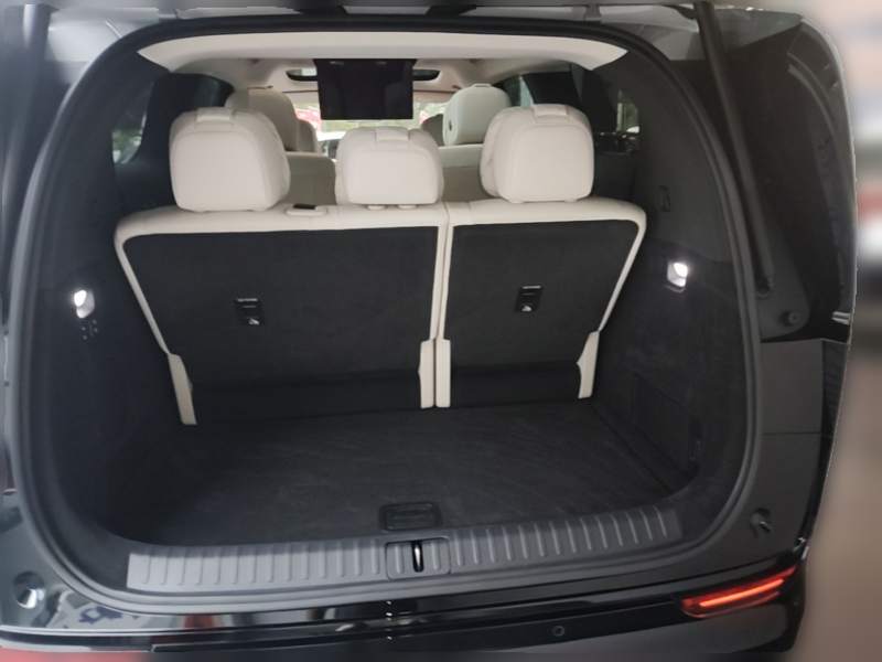 Used Li Auto MEGA 2025 Home Family Special Edition — 20