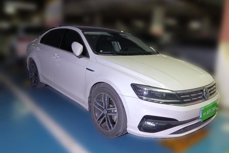 Used Volkswagen Lamando 2021 280TSI DSG Comfort Edition Front Right 45 Deg