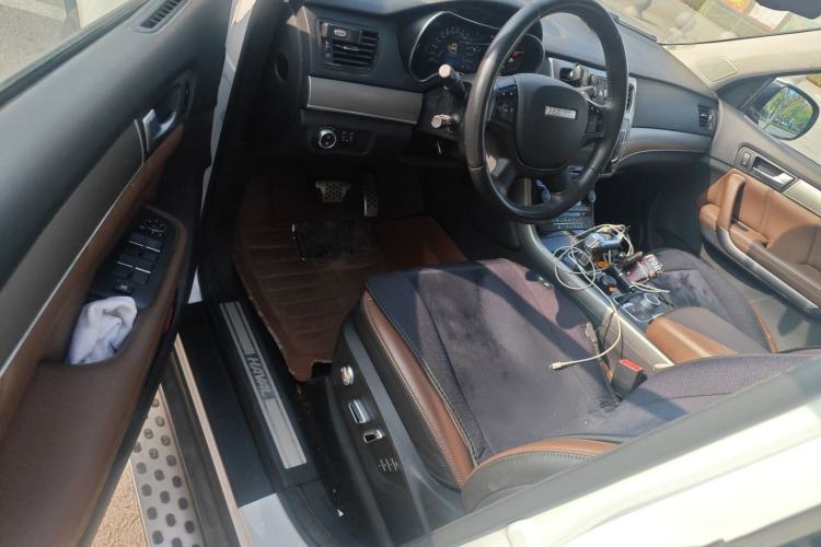 Used Haval H8 2017 2.0T Gasoline 4x4 Smart Enjoyment Version
