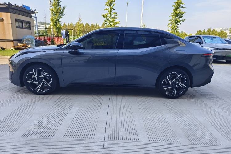 Used Lynk & Co 07 2024 EM-P 126 Long-Range Halo Exterior 6