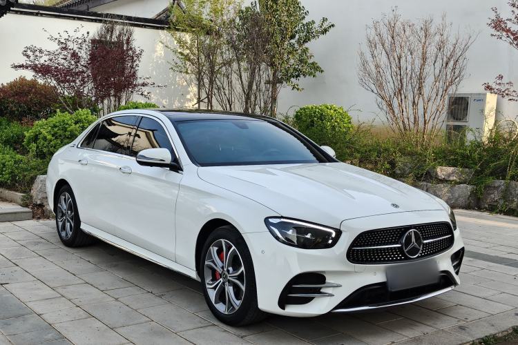 Used Mercedes-Benz E-Class 2022 E 300 L Sporty and Stylish Model Exterior 2