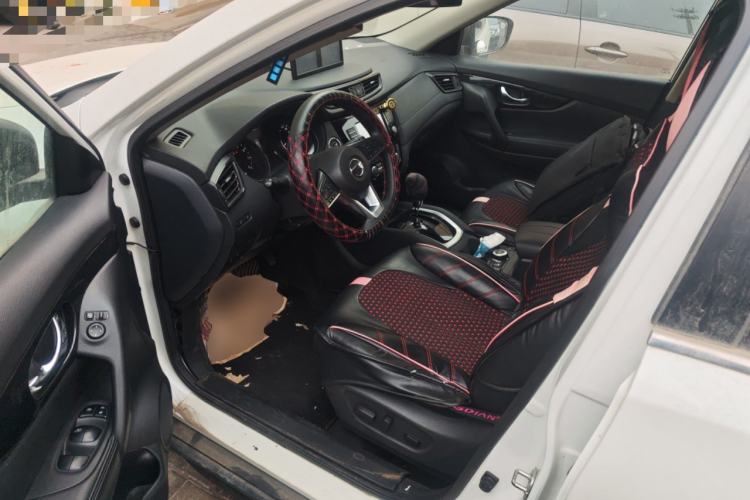 Used Nissan X-Trail 2017 2.5L CVT 7-Seater Leading Edition 4WD Driver Seat