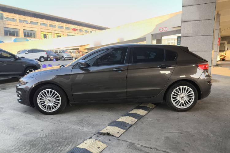 Used Qoros 3 2016 Hatchback 1.6T Automatic ZhiKu Model
