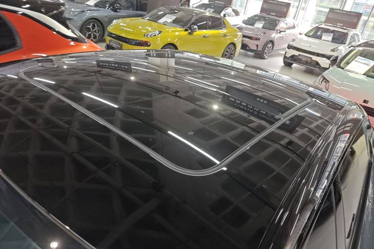 Used Lynk & Co 07 2024 EM-P 126 Long-Range Halo Roof