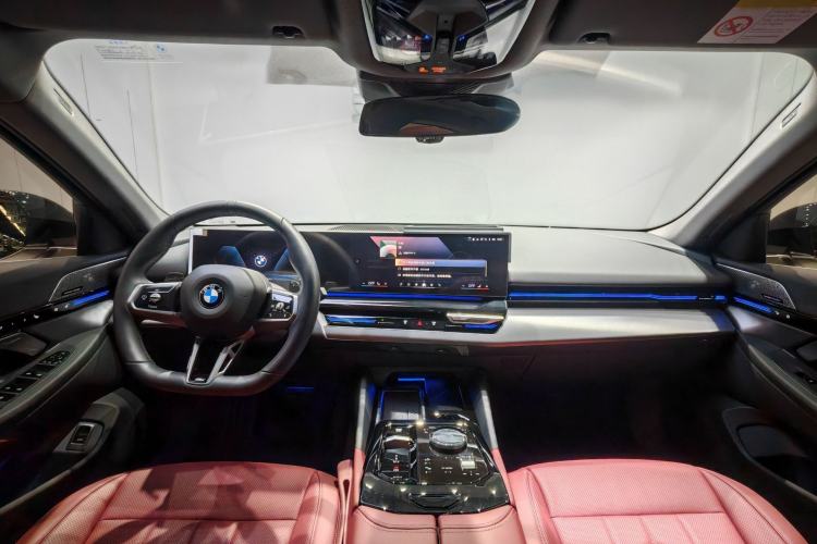 Used BMW 5 Series 2024 525Li M Sport Package Interior 4