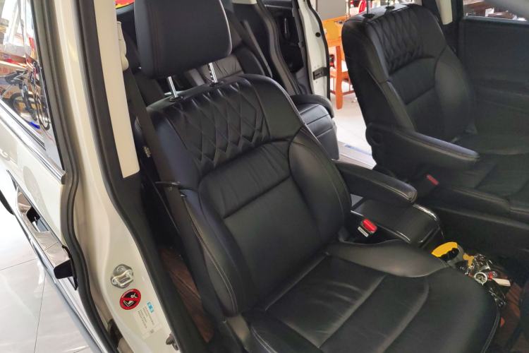 Used Honda Elysion 2019 2.0L Hybrid Luxury Edition Right Front Seat