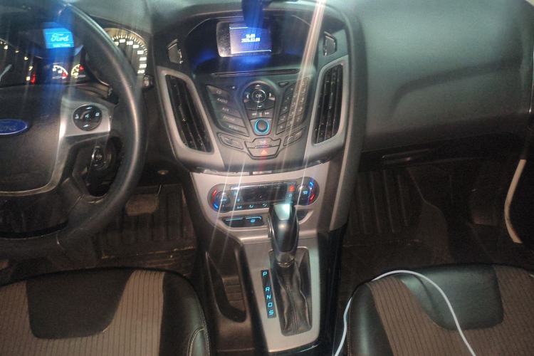 Used Ford Focus 2012 Hatchback 1.6L Automatic Fashion Edition
