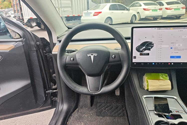 Used Tesla Model Y 2021 Long-Range All-Wheel-Drive Version 3D7