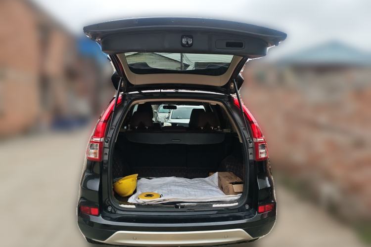 Used Honda CR-V 2016 2.0L two-wheel drive Urban Edition Trunk