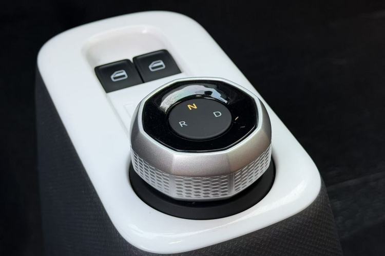 Used Geely Galaxy Panda 2025 210 km – Yuanqi Bear Gear Lever