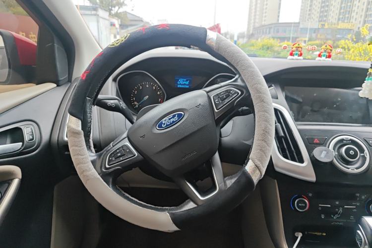 Used Ford Focus 2015 Sedan 1.6L Automatic Trend Model
