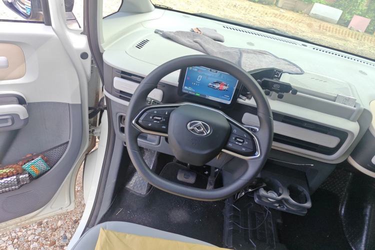 Used SAIC MAXUS Dana V1 2024 V1 Short Wheelbase Low-Roof Multi-Function Version (51 kWh)
