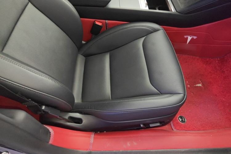 Used Tesla Model 3 2025 Rear-Wheel-Drive Version
