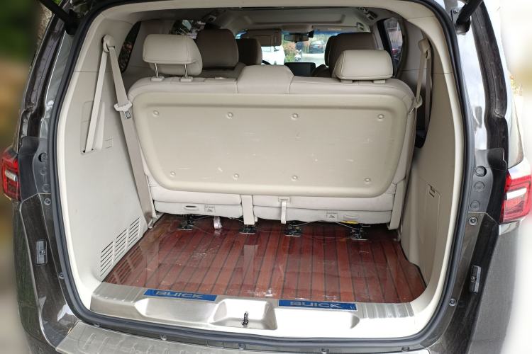 Used Buick GL8 2022 Land Cruiser Executive Class 652T Comfort Model Trunk