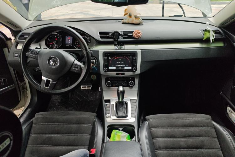 Used Volkswagen FAW-Volkswagen CC 2012 1.8TSI Luxury Model Center Console