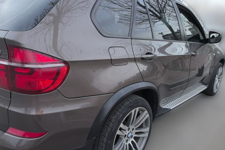 Used BMW X5 2013 xDrive35i Leading Model Rear Right 45 Deg