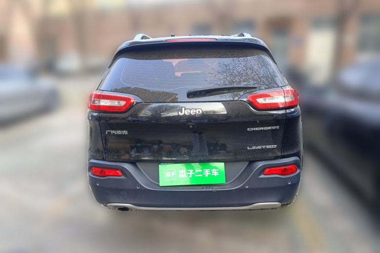 Used Jeep Cherokee 2017 2.0L Superior Edition