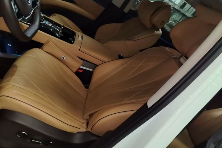 Used Denza D9 2024 DM-i 980 Four-Wheel Drive Prestige Model
