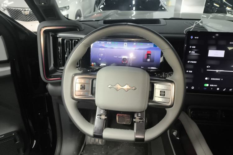 Used Formula Leopard 5 2023 Navigator Edition
