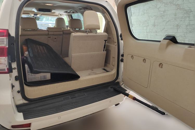 Used Toyota Prado 2014 4.0L Automatic TX-L NAVI Trunk