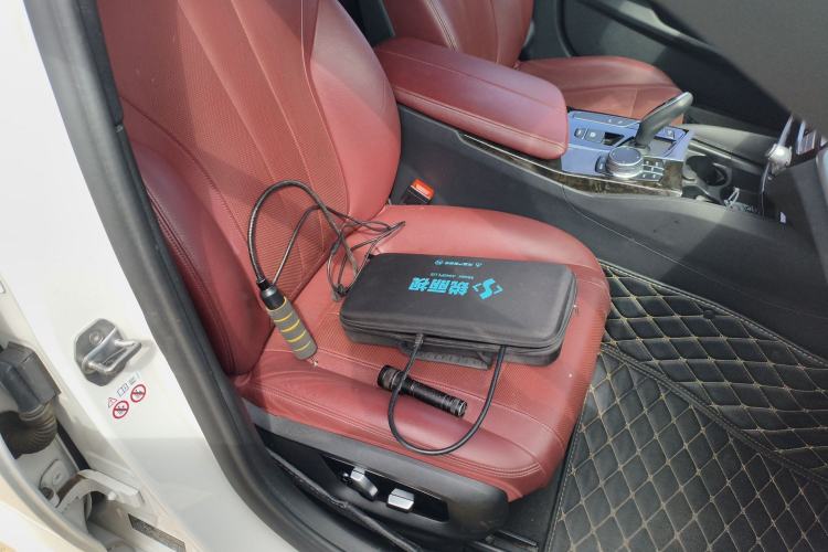 Used BMW 5 Series 2020 530Li Luxury Edition M Sport Package Right Front Seat