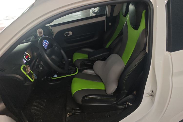 Used Roewe Clever 2021 302 km New Four-Seater Super-Efficient Version
