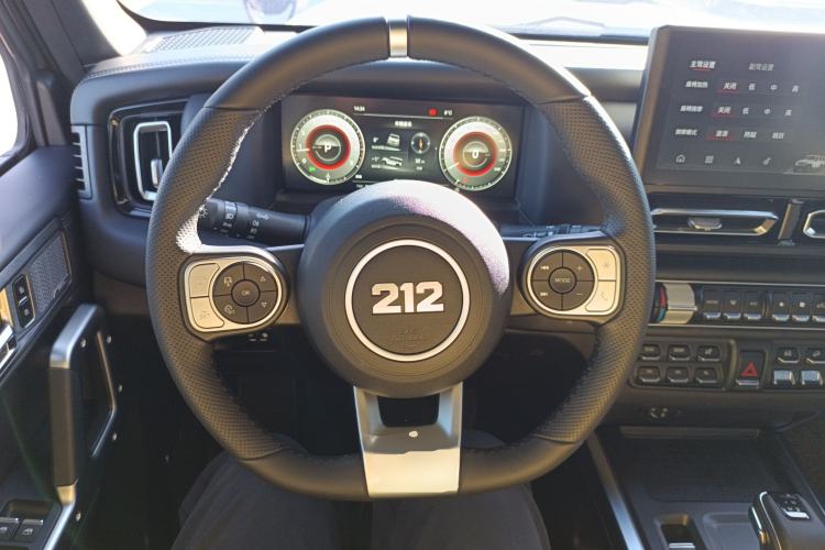 Used 212 T01 2024 2.0T Explorer