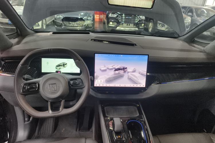 Used Zeekr 009 2024 7-Seater Aisle Version 108 kWh Center Console