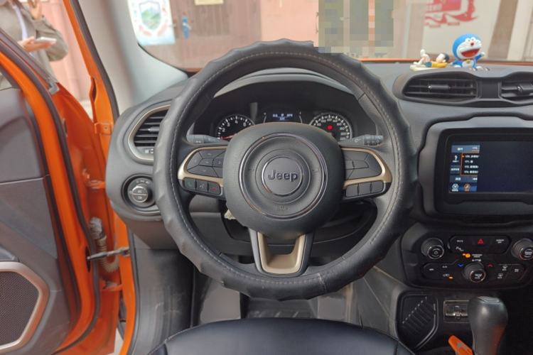 Used Jeep Renegade 2018 Connected Large Screen Version 180T Automatic High-Energy Edition Steering Wheel