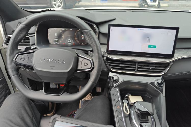 Used Lynk & Co 06 2023 Remix 1.5T JinPro Center Console