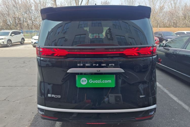 Used Denza D9 2022 DM-i 1040 Prestige Model