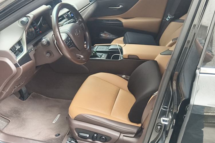 Used Lexus ES 2020 200 Excellence Edition Left Front Seat