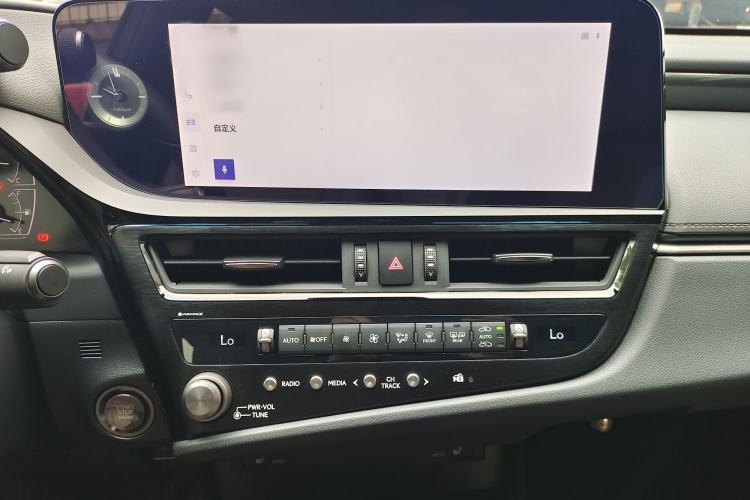 Used Lexus ES 2023 200 Excellence Edition Interior 3