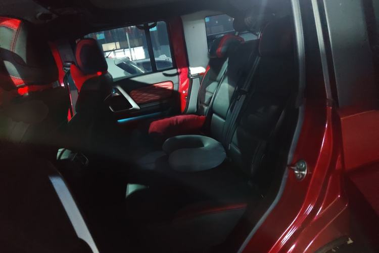 Used BAIC Off-Road BJ40 2022 2.0T Automatic Four-Wheel Drive Ring of the Tower Champion Edition Left Rear Seat