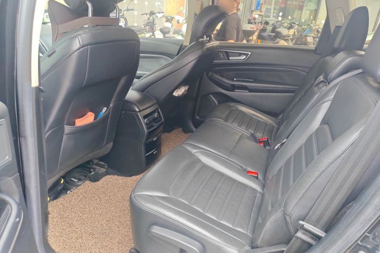 Used Ford Edge 2016 EcoBoost 245 Two-Wheel-Drive Titanium 7-Seater
