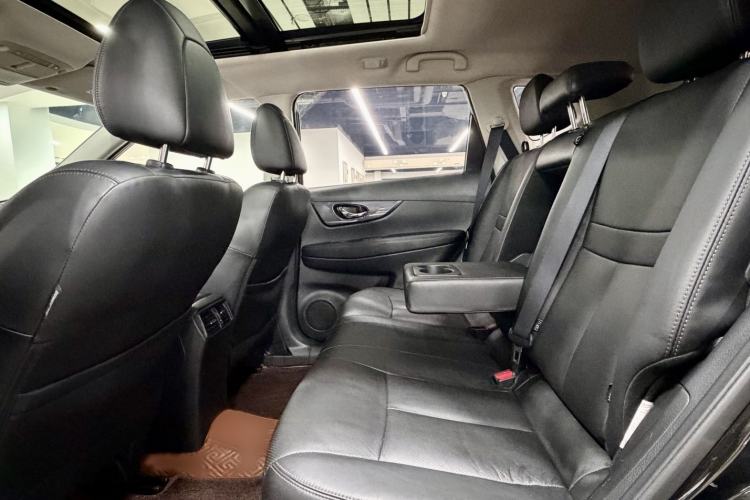 Used Nissan X-Trail 2017 2.0L CVT Smart Enjoyment Version 2WD