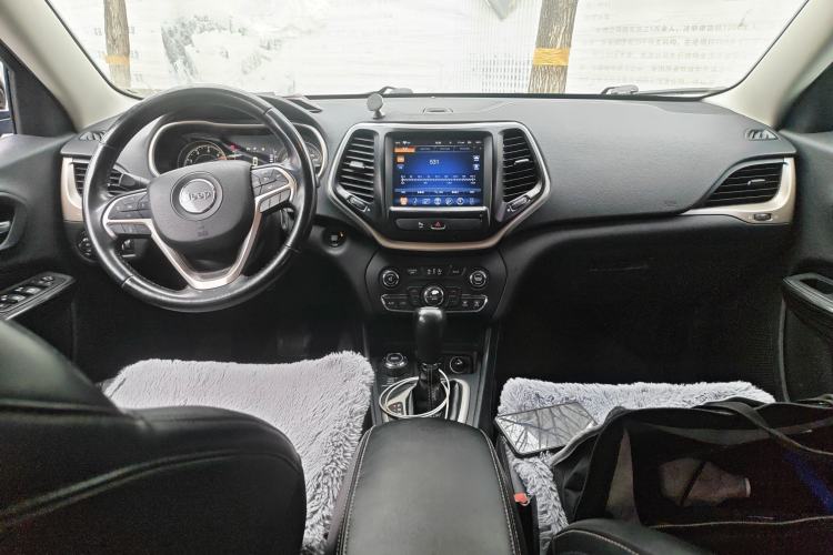 Used Jeep Cherokee 2016 2.4L Professional Smart Version