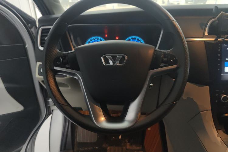 Used Huasong 7 2017 2.0T Automatic Standard Edition
