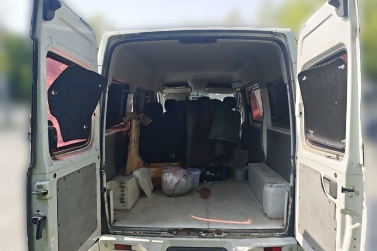 Used SAIC MAXUS Xintu V80 2018 2.5T 6-Speed Manual Aoyuntong Short Wheelbase Mid-Height 5-6 Seater Trunk