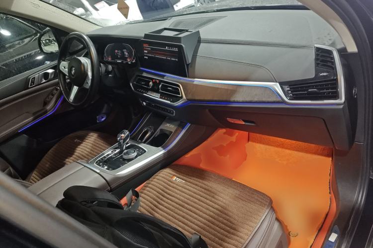 Used BMW X5 2022 xDrive 30Li Luxury M Sport Package
