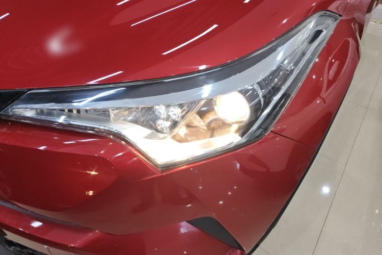 Used Toyota C-HR 2018 2.0L Leading with Sunroof China VI Standard
