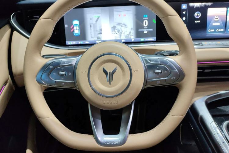 Used VOYAH FREE 2021 Four-Wheel Drive Standard Range-Extended Exclusive Luxury Package Steering Wheel