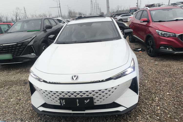 Used Changan UNI-V iDD 2024 Blue Whale Smart Electric iDD 136km ZhiKu Model