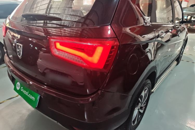 Used Baojun 560 2015 1.8L manual luxury version