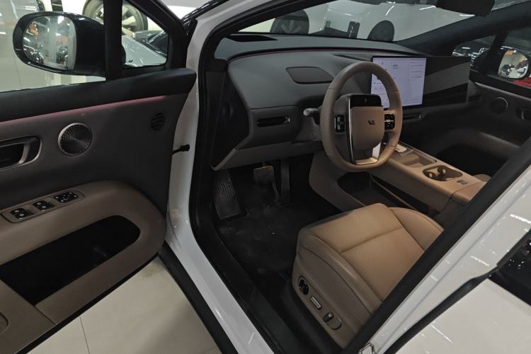 Used Li Auto Li Auto i6 2025 Model Two-Wheel-Drive Standard Type